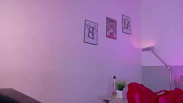 Snapshot of cutepetitee chatting on May 28, 7:53 pm cutepetitee online show from May 28, 7:53 pm