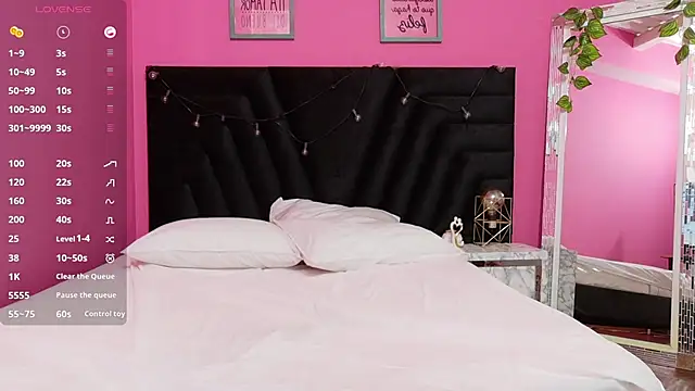 cutepetitee online show from September 14, 7:47 pm