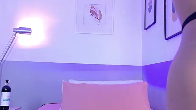 cutepetitee online show from April 2, 7:53 pm