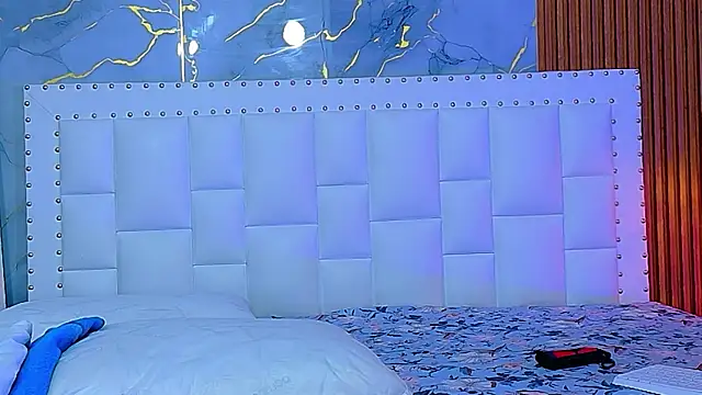 Snapshot of cutepetitee chatting on April 22, 7:42 pm cutepetitee online show from April 22, 7:42 pm