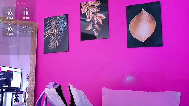 cutepetitee online show from September 30, 7:53 pm