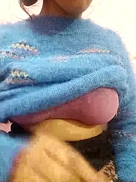 Snapshot of laleela1 chatting on December 15, 6:41 am laleela1 online show from December 15, 6:41 am