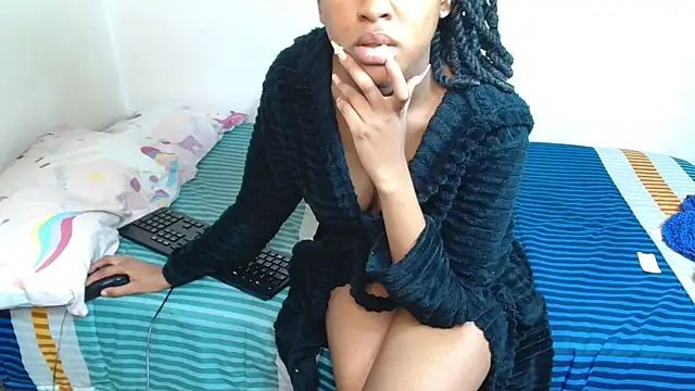 Snapshot of SinfullyForbiddeno7 chatting on November 2, 4:17 am SinfullyForbiddeno7 online show from November 2, 4:17 am