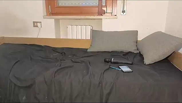 Nina-Holly online show from April 9, 1:06 pm