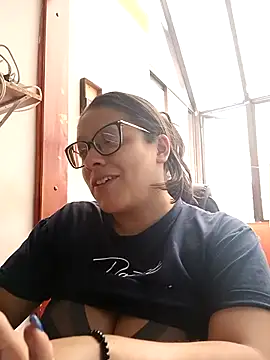 Vanesitacooper online show from November 8, 2:09 pm