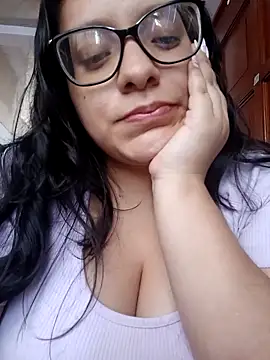 Vanesitacooper online show from October 11, 6:09 pm