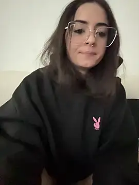 GiuliaDollx online show from April 15, 4:11 pm