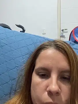 Snapshot of Lazinha18 chatting on October 8, 2:02 am Lazinha18 online show from October 8, 2:02 am