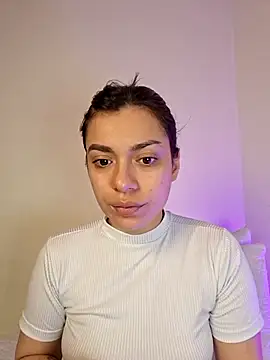 AmaiaSalvatore online show from November 6, 9:30 pm