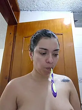 AmaiaSalvatore online show from April 18, 11:05 pm