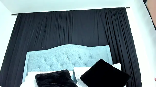 ZoeBlue6 online show from January 18, 12:19 pm