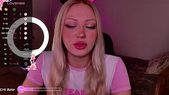 Snapshot of LeksaCandy chatting on December 5, 3:27 am LeksaCandy online show from December 5, 3:27 am