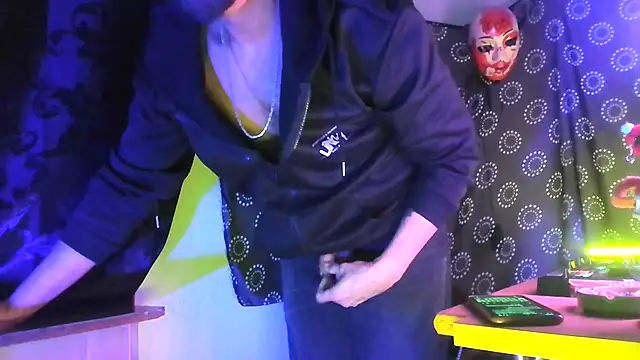 DjDiCKmannOnE online show from February 1, 5:27 am