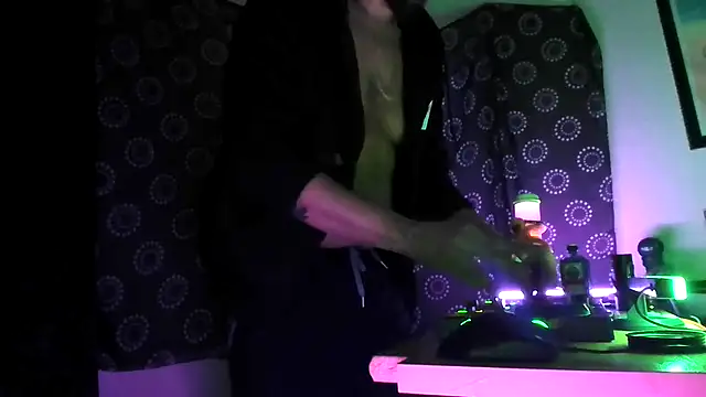 DjDiCKmannOnE online show from November 29, 2:01 am