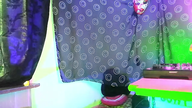 DjDiCKmannOnE online show from February 2, 2:49 pm