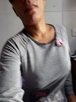 dyjaA online show from March 3, 12:01 pm