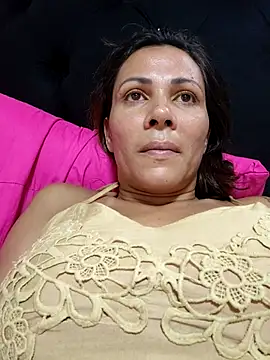 Snapshot of dyjaA chatting on December 4, 8:30 pm dyjaA online show from December 4, 8:30 pm