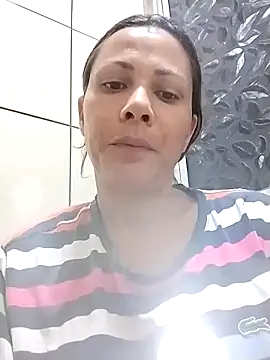 Snapshot of dyjaA chatting on September 22, 10:21 am dyjaA online show from September 22, 10:21 am