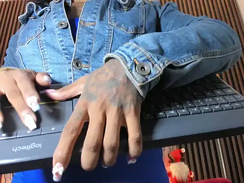 Pauline Fox online show from December 5, 3:05 am