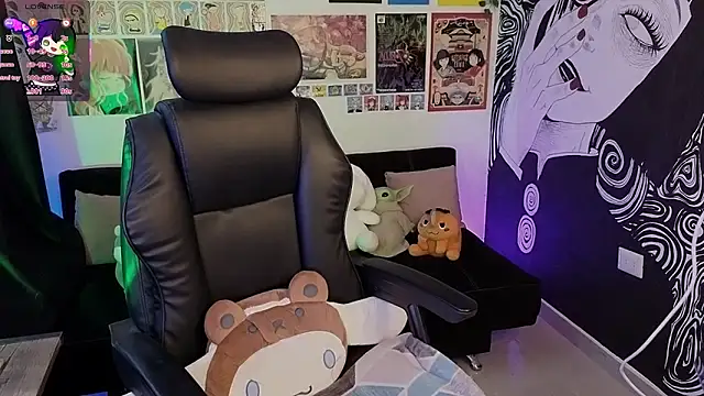 Yuhwan  online show from November 21, 5:45 pm