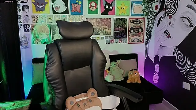 Yuhwan  online show from February 26, 9:37 pm