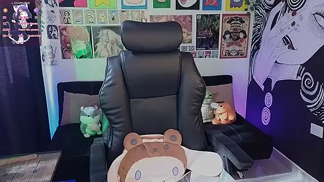 Yuhwan  online show from November 22, 7:35 pm