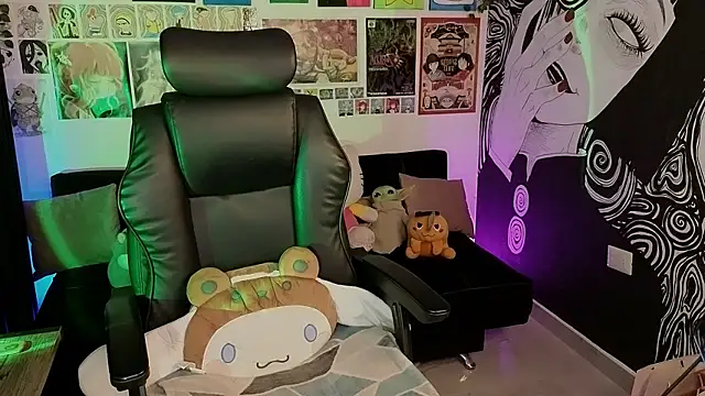 Yuhwan  online show from February 18, 11:56 pm