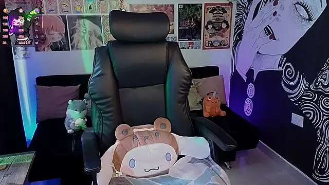 Yuhwan  online show from November 13, 6:56 pm