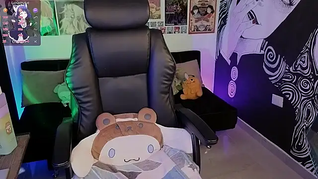 Yuhwan  online show from November 28, 6:08 pm