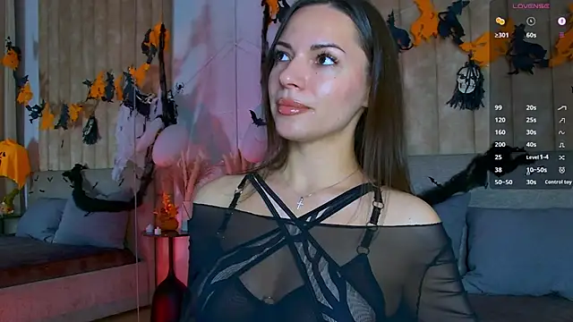 Snapshot of LollaSpencer chatting on November 3, 4:32 pm LollaSpencer online show from November 3, 4:32 pm