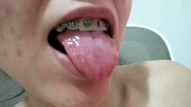 isabelly08ty online show from March 28, 5:47 pm