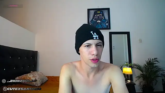 Snapshot of santiago_cutex chatting on September 19, 4:27 am santiago cutex online show from September 19, 4:27 am