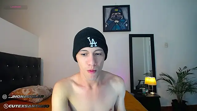 Snapshot of santiago_cutex chatting on September 28, 9:27 am santiago cutex online show from September 28, 9:27 am