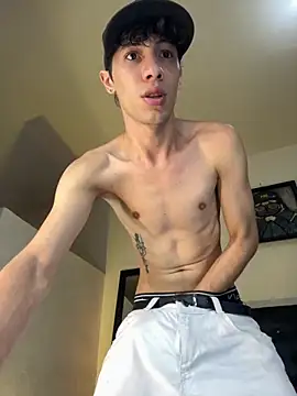 Snapshot of santiago_cutex chatting on November 4, 3:54 am santiago cutex online show from November 4, 3:54 am