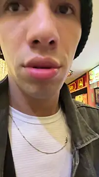 Snapshot of santiago_cutex chatting on November 30, 2:12 am santiago cutex online show from November 30, 2:12 am