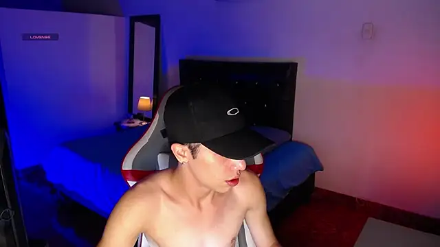Snapshot of santiago_cutex chatting on July 16, 1:30 pm santiago cutex online show from July 16, 1:30 pm