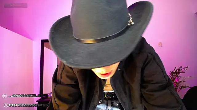 Snapshot of santiago_cutex chatting on October 14, 4:24 am santiago cutex online show from October 14, 4:24 am