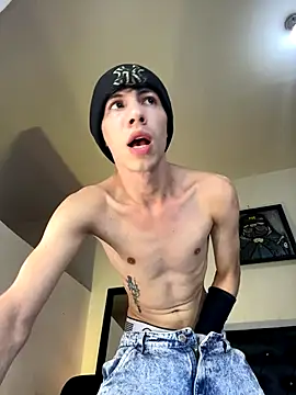 Snapshot of santiago_cutex chatting on November 5, 5:54 am santiago cutex online show from November 5, 5:54 am