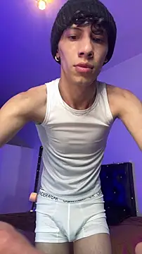 Snapshot of santiago_cutex chatting on December 1, 4:46 am santiago cutex online show from December 1, 4:46 am