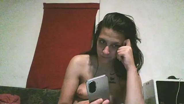 Snapshot of Themaskedgirl21 chatting on June 13, 11:45 pm Themaskedgirl21 online show from June 13, 11:45 pm