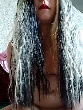 Snapshot of Themaskedgirl21 chatting on September 23, 3:08 pm Themaskedgirl21 online show from September 23, 3:08 pm