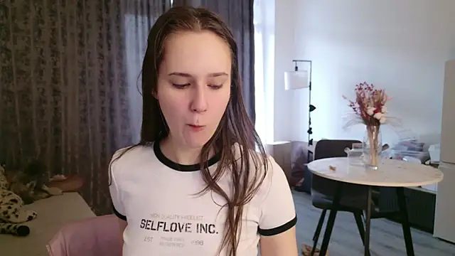 LucyRose3 online show from April 4, 11:39 am