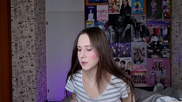 LucyRose3 online show from November 30, 4:13 am