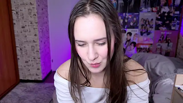 Snapshot of LucyRose3 chatting on November 19, 4:29 pm LucyRose3 online show from November 19, 4:29 pm