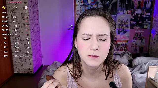 LucyRose3 online show from November 13, 4:16 am