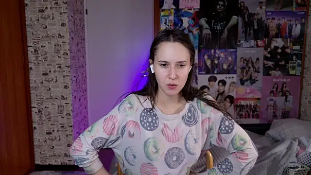 LucyRose3 online show from December 17, 2:16 am