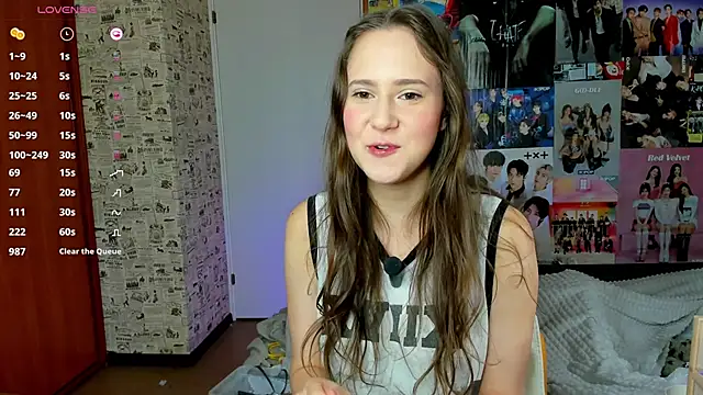 Snapshot of LucyRose3 chatting on September 28, 7:48 am LucyRose3 online show from September 28, 7:48 am