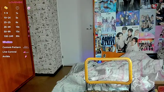 Snapshot of LucyRose3 chatting on October 24, 4:50 pm LucyRose3 online show from October 24, 4:50 pm