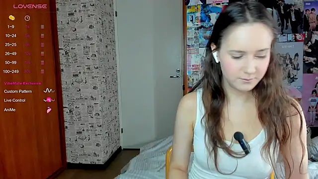 LucyRose3 online show from October 15, 4:44 am