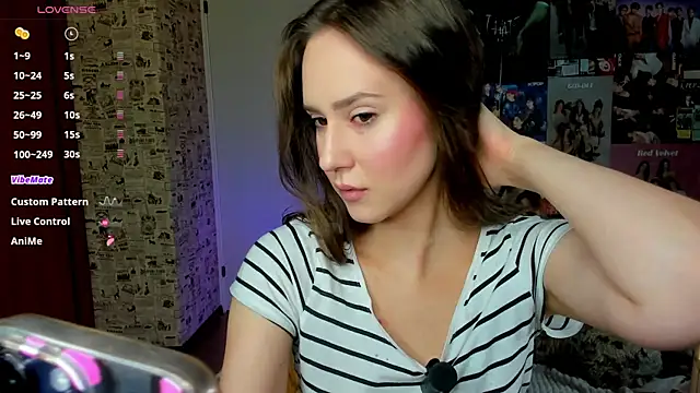 Snapshot of LucyRose3 chatting on October 3, 5:20 am LucyRose3 online show from October 3, 5:20 am